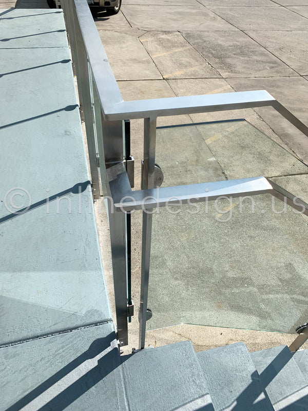exterior inside corner railing